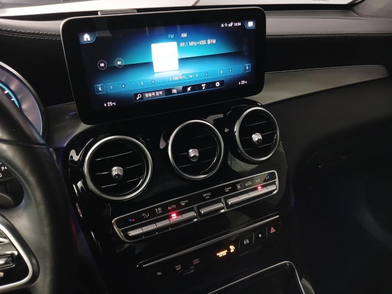 벤츠 GLC클래스 GLC 300e 4매틱 - 이미지 11