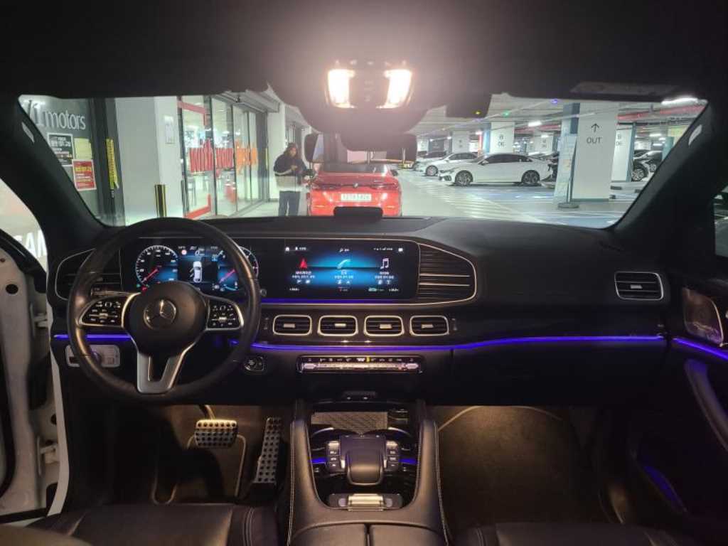 벤츠 GLE클래스(4세대) GLE 400d 4매틱 쿠페 - 이미지 13