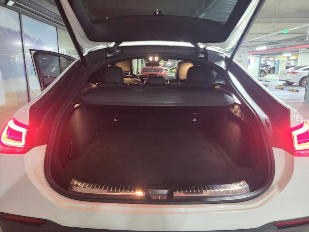 벤츠 GLE클래스(4세대) GLE 400d 4매틱 쿠페 - 이미지 10