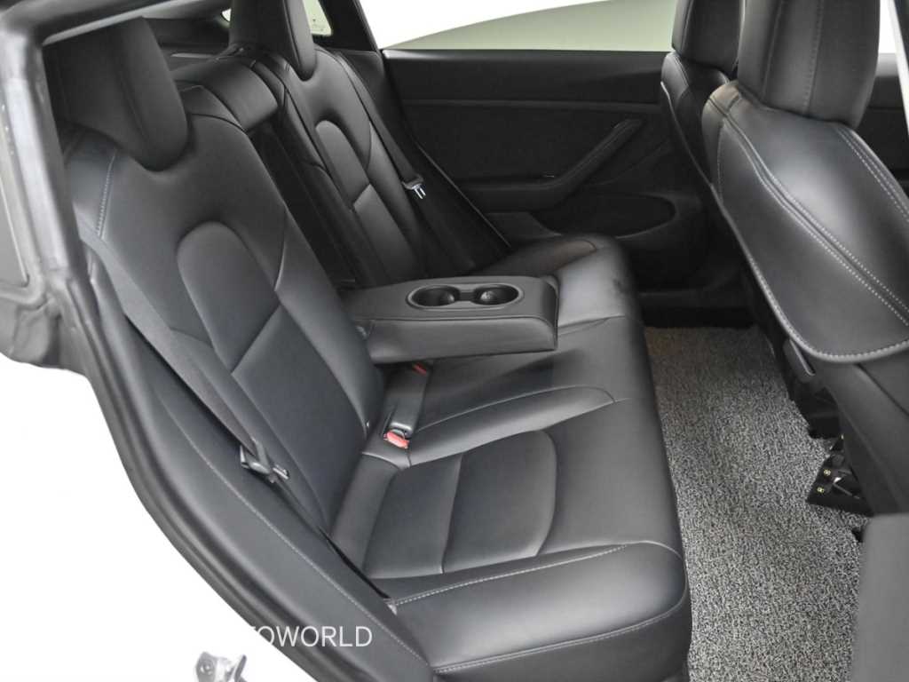 테슬라 모델 3 AWD 롱 레인지 - 이미지 4