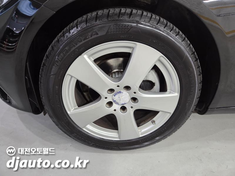 벤츠 C클래스(4세대) C200 d - 이미지 6