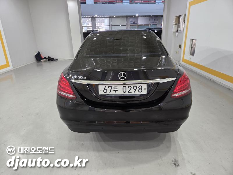 벤츠 C클래스(4세대) C200 d - 이미지 13