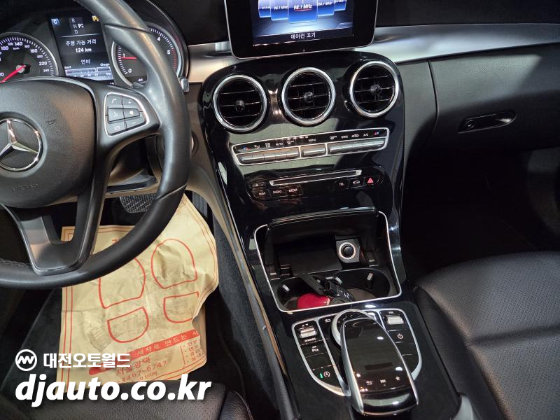 벤츠 C클래스(4세대) C200 d - 이미지 11