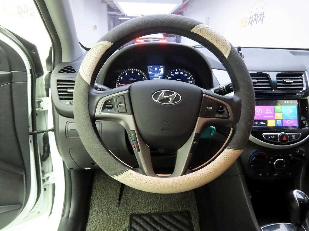 현대 엑센트 신형 1.4 VVT 모던 - 이미지 9