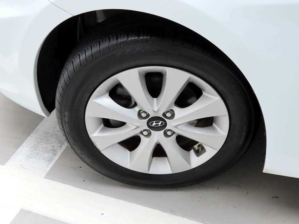 현대 엑센트 신형 1.4 VVT 모던 - 이미지 2