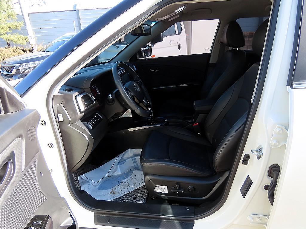 KG모빌리티(쌍용) 더 뉴티볼리 1.6 가솔린 2WD V3 - 이미지 17