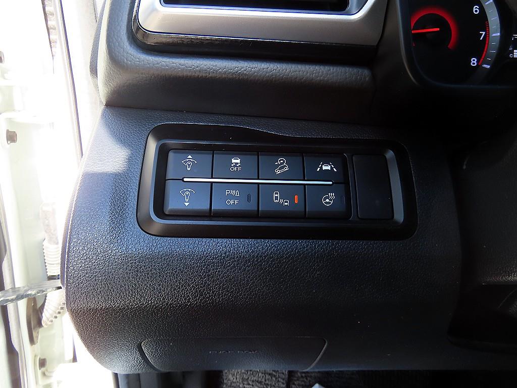 KG모빌리티(쌍용) 더 뉴티볼리 1.6 가솔린 2WD V3 - 이미지 12