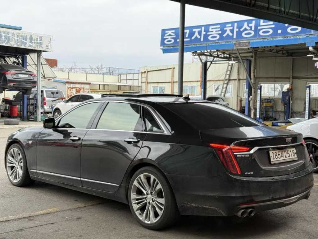 캐딜락 CT6 3.6 AWD 플래티넘 - 이미지 2