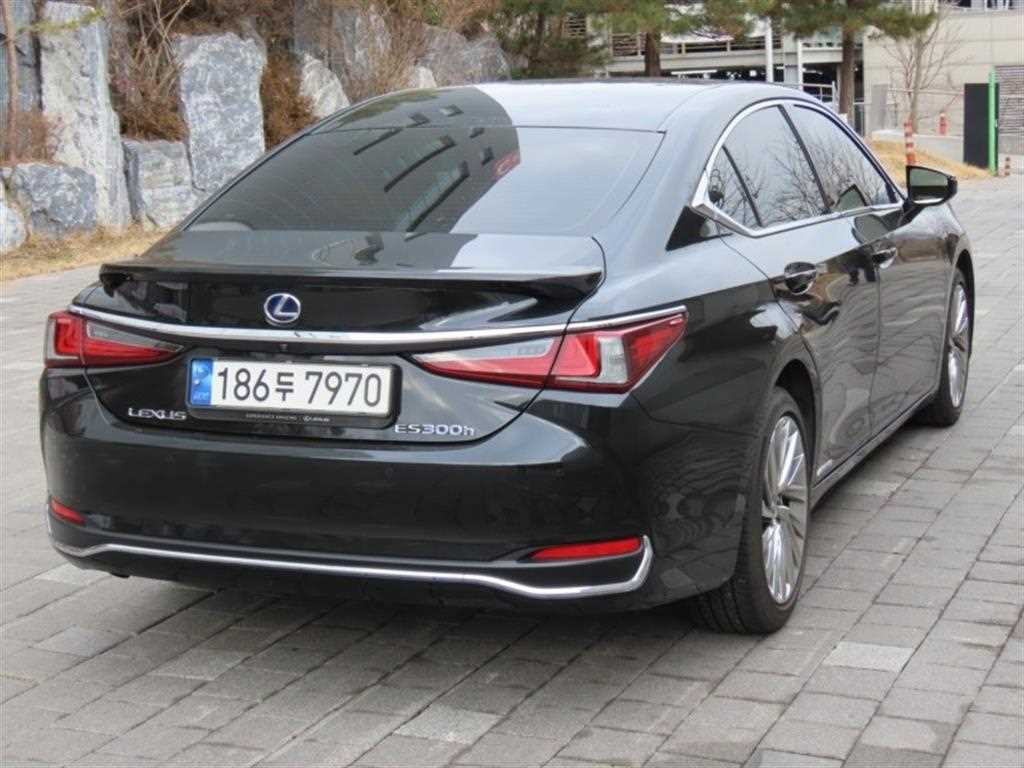 렉서스 ES(7세대) 300h 이그제큐티브 - 이미지 3