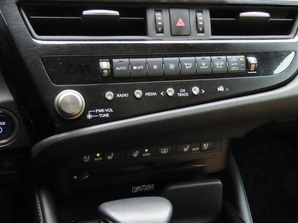 렉서스 ES(7세대) 300h 이그제큐티브 - 이미지 6