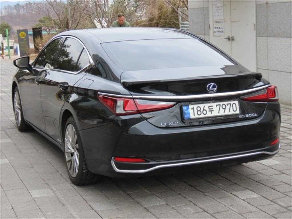 렉서스 ES(7세대) 300h 이그제큐티브 - 이미지 9