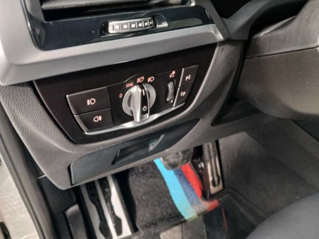 BMW X4(2세대) 20i xDrive M스포츠 X 온라인 익스클루시브 - 이미지 8