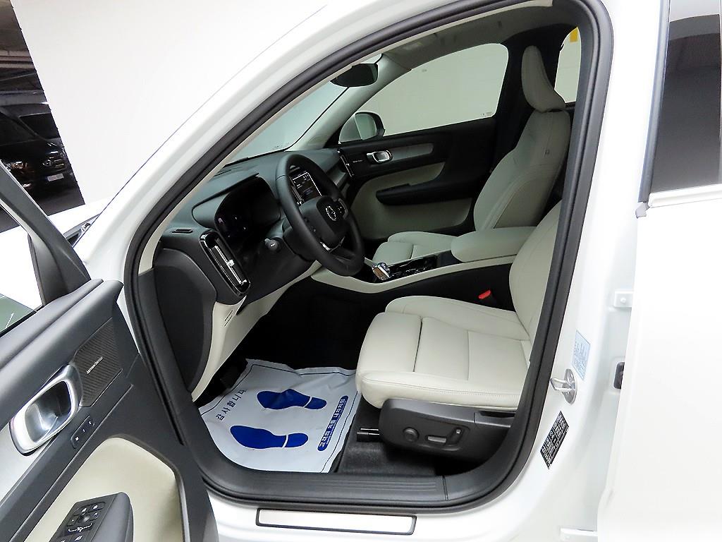 볼보 XC40 2.0 B4 AWD 울트라 브라이트 - 이미지 6