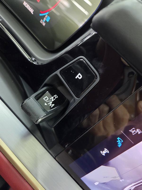 포르쉐 카이엔(3세대) 3.0 V6 쿠페 - 이미지 18