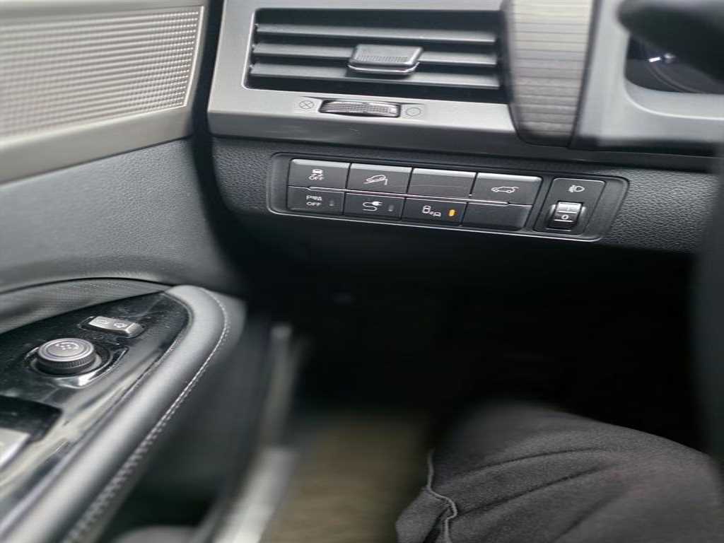 KG모빌리티(쌍용) G4 렉스턴 2.2 4WD 유라시아 에디션 - 이미지 5