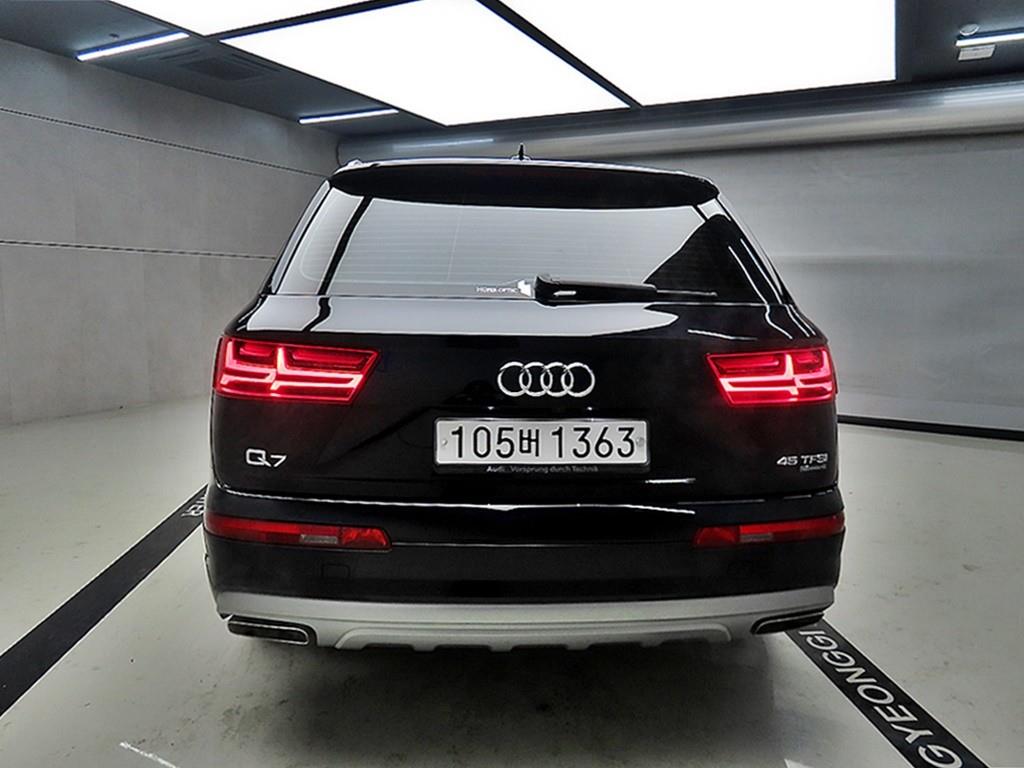 아우디 Q7(2세대) 45 TFSI 콰트로 - 이미지 5