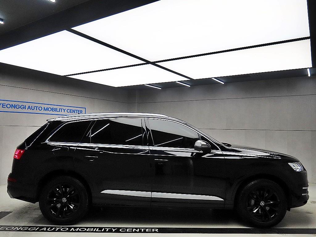 아우디 Q7(2세대) 45 TFSI 콰트로 - 이미지 18