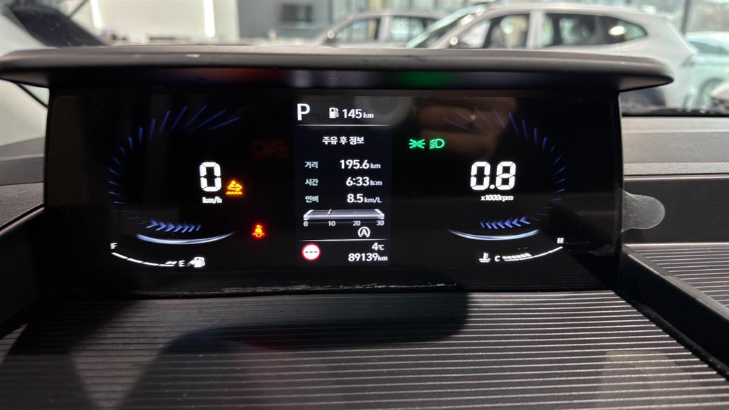 현대 스타리아 2.2 디젤 투어러 9인승 4WD 모던 - 이미지 2