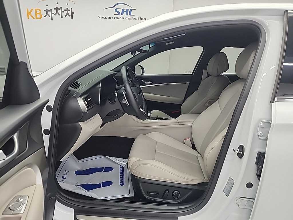 제네시스 더 뉴G70 가솔린 2.0T 2WD 기본형 - 이미지 4