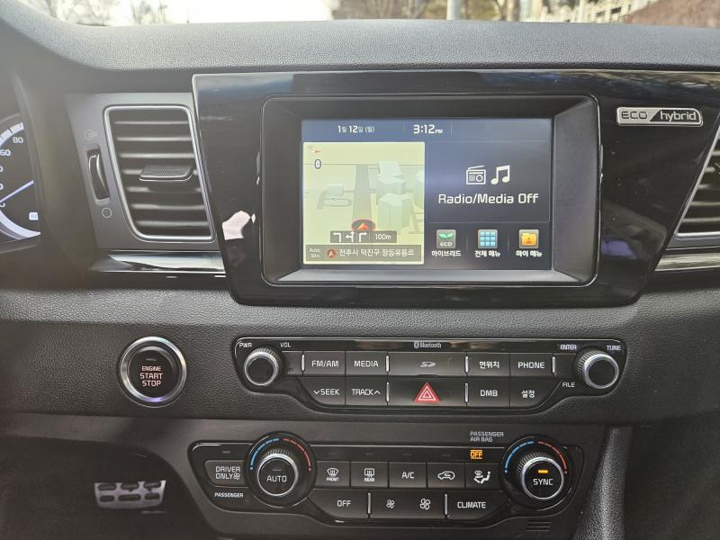 기아 니로 1.6 하이브리드 프레스티지 - 이미지 18