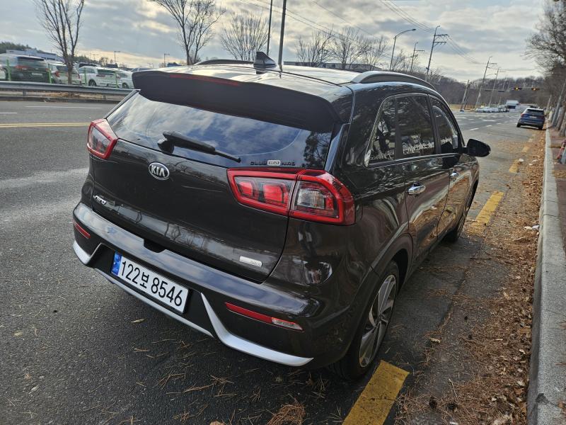 기아 니로 1.6 하이브리드 프레스티지 - 이미지 6