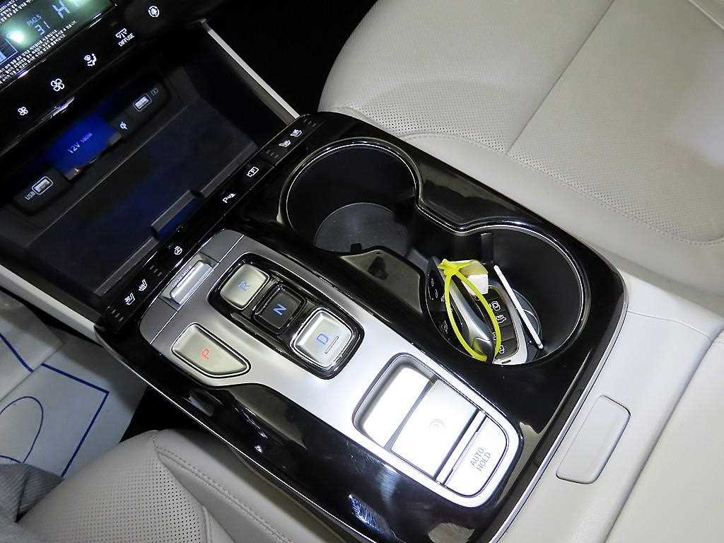 현대 더 올뉴투싼 하이브리드 1.6 HEV 2WD 인스퍼레이션 - 이미지 9