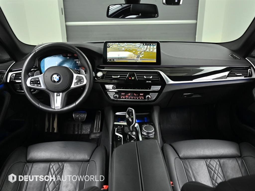 BMW 5시리즈(7세대) 540i xDrive M스포츠팩 - 이미지 3