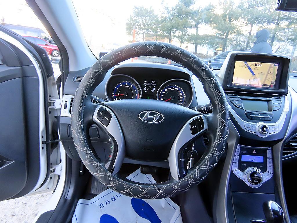 현대 아반떼MD M16 GDi 럭셔리 - 이미지 9