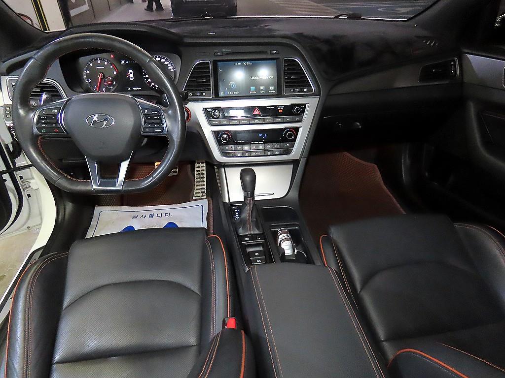 현대 LF쏘나타 2.0 터보 익스클루시브 - 이미지 10