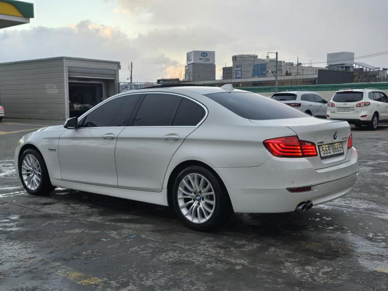 BMW 5시리즈(6세대) 520d xDrive 럭셔리라인 플러스 - 이미지 10