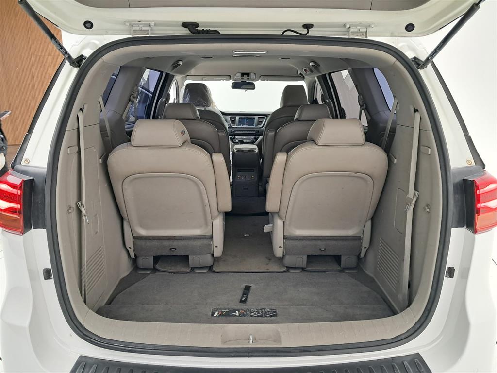 기아 더 뉴카니발 9인승 디젤 럭셔리 - 이미지 9