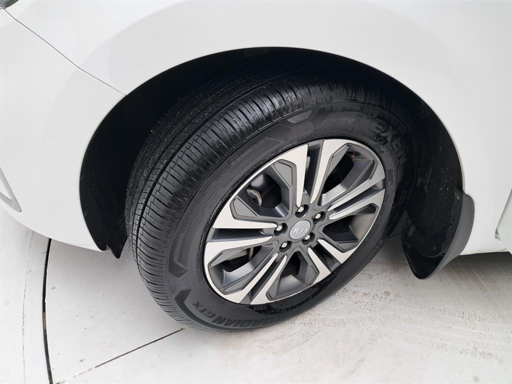 기아 더 뉴카니발 9인승 디젤 럭셔리 - 이미지 8