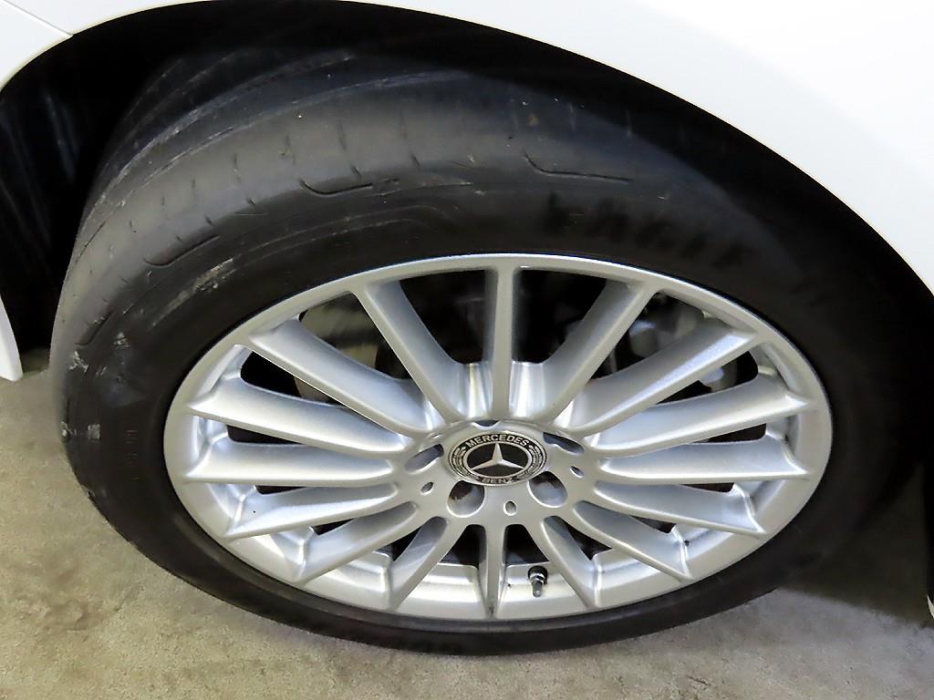 벤츠 E클래스(5세대) E220d 4매틱 익스클루시브 - 이미지 19