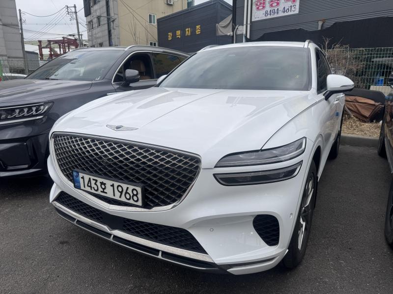 제네시스 GV70 2.2 디젤 AWD 기본형 - 이미지 5