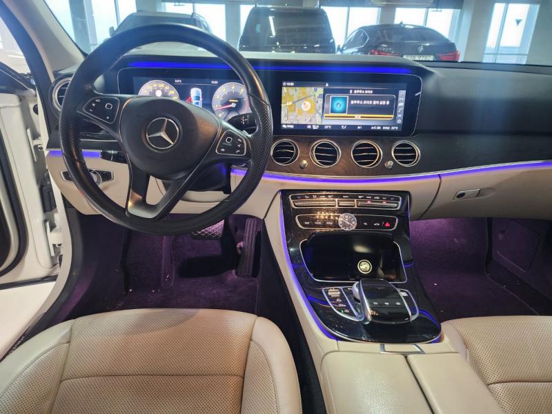 벤츠 E클래스(5세대) E300 아방가르드 - 이미지 13