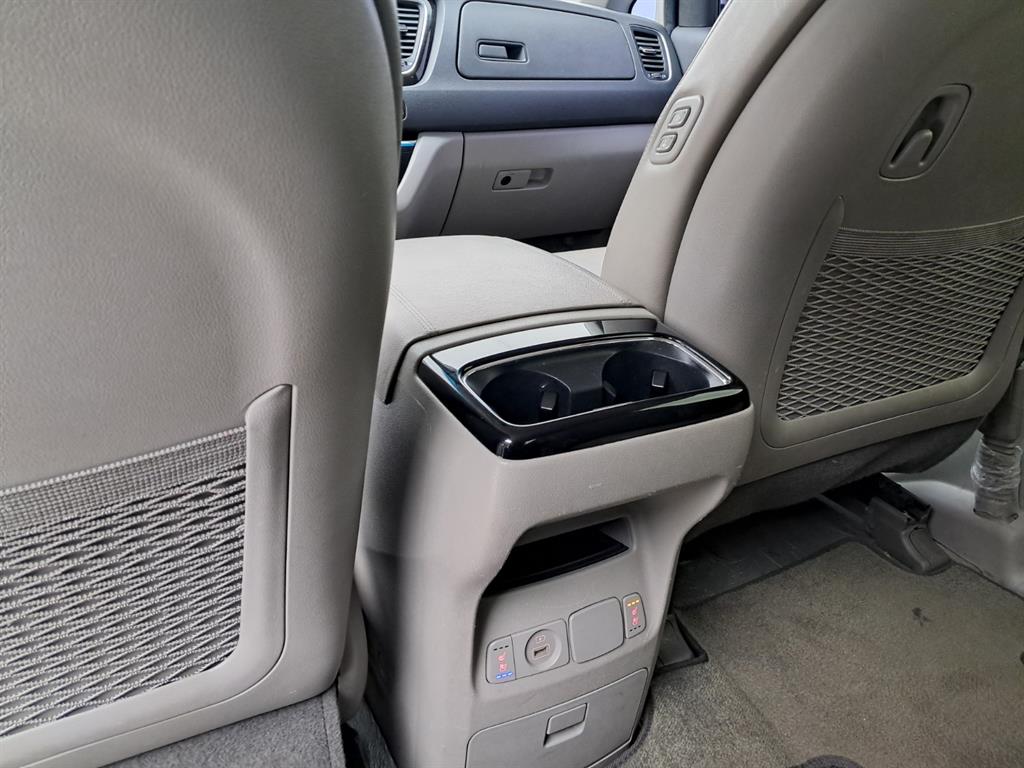 기아 더 뉴카니발 9인승 디젤 프레스티지 - 이미지 4