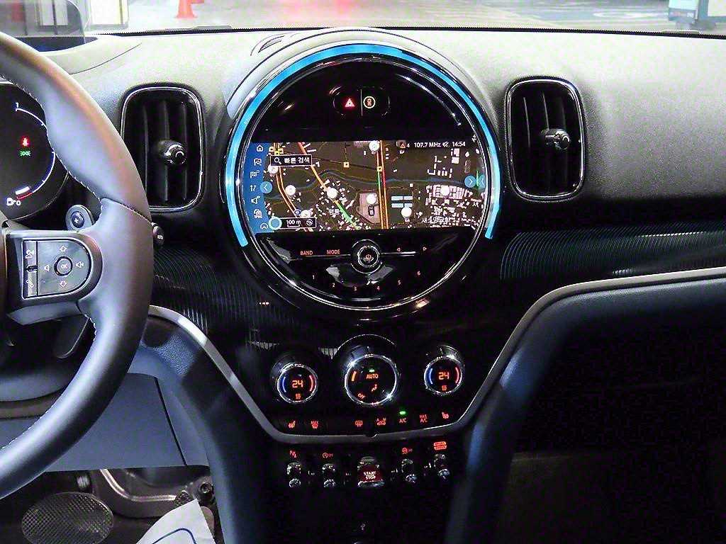 미니 컨트리맨(2세대) 2.0 S ALL4 클래식 론치팩 - 이미지 11