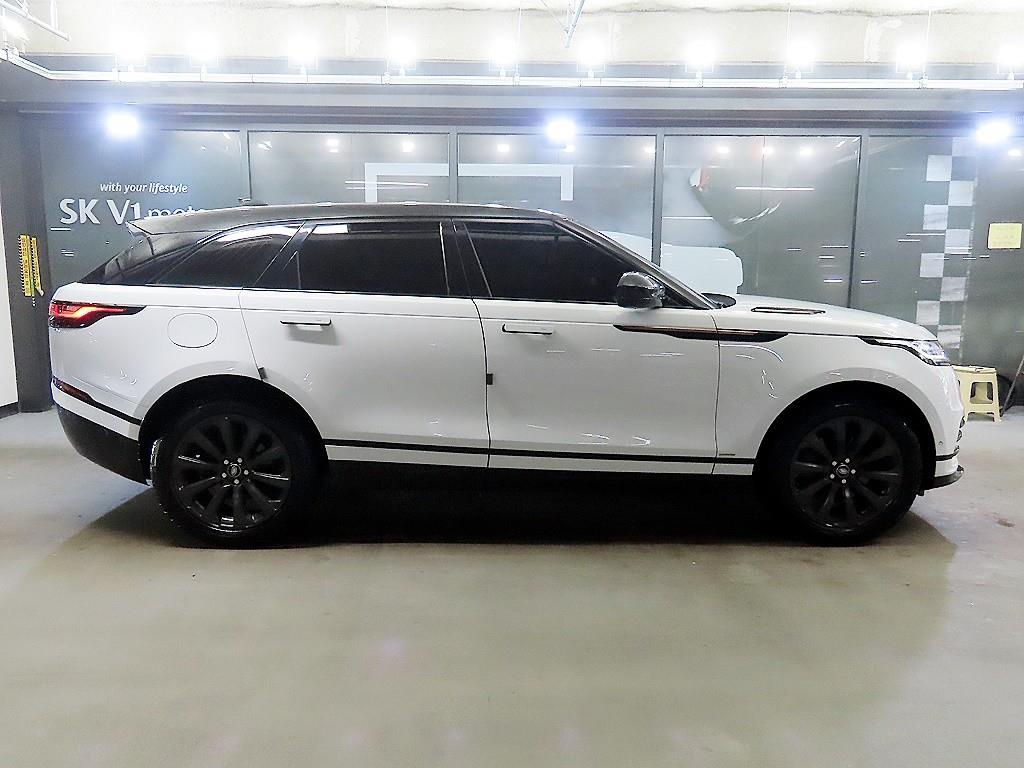 랜드로버 레인지로버 벨라 3.0 D300 SE R다이나믹 - 이미지 4