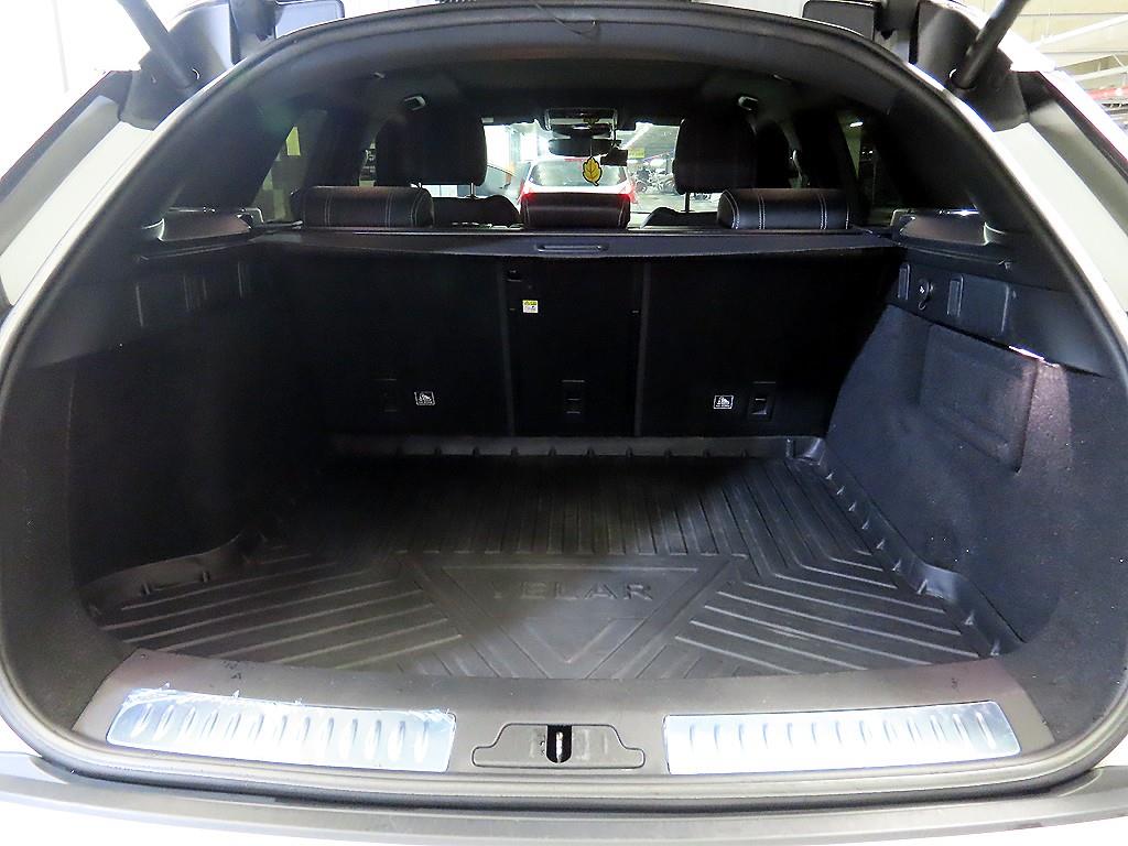 랜드로버 레인지로버 벨라 3.0 D300 SE R다이나믹 - 이미지 14