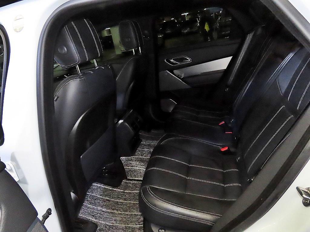 랜드로버 레인지로버 벨라 3.0 D300 SE R다이나믹 - 이미지 2