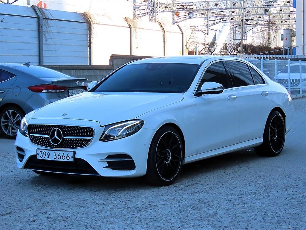 벤츠 E클래스(5세대) E300 4매틱 AMG 라인 - 이미지 8