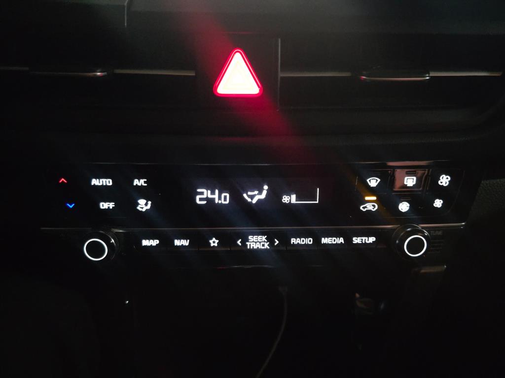 기아 더 뉴셀토스 1.6 가솔린 터보 2WD 시그니처 - 이미지 15