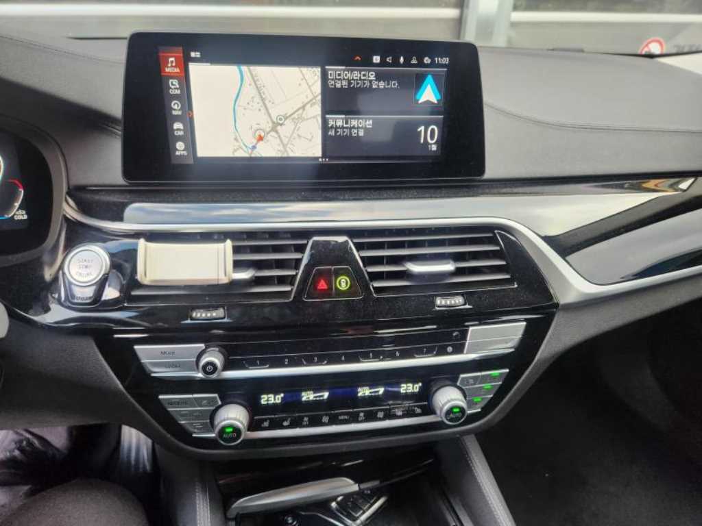 BMW 5시리즈(7세대) 530i xDrive 럭셔리 라인플러스 - 이미지 12