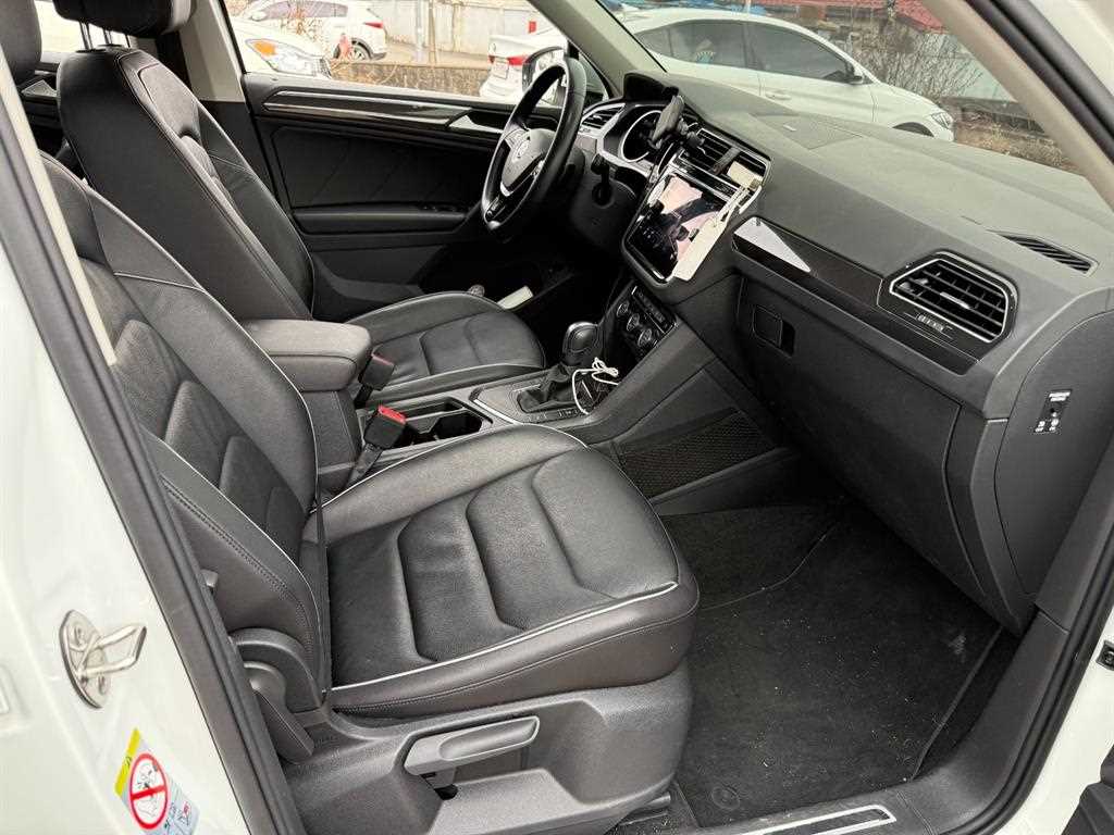 폭스바겐 티구안(2세대) 2.0 TDI 프리미엄 - 이미지 4