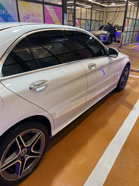 벤츠 C클래스(4세대) C220 d 4매틱 AMG 라인 - 이미지 5