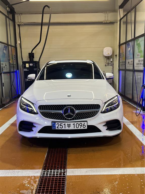 벤츠 C클래스(4세대) C220 d 4매틱 AMG 라인 - 이미지 2
