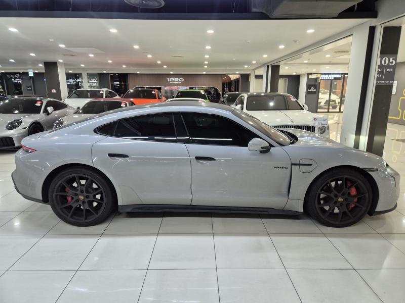 포르쉐 타이칸 EV GTS - 이미지 13