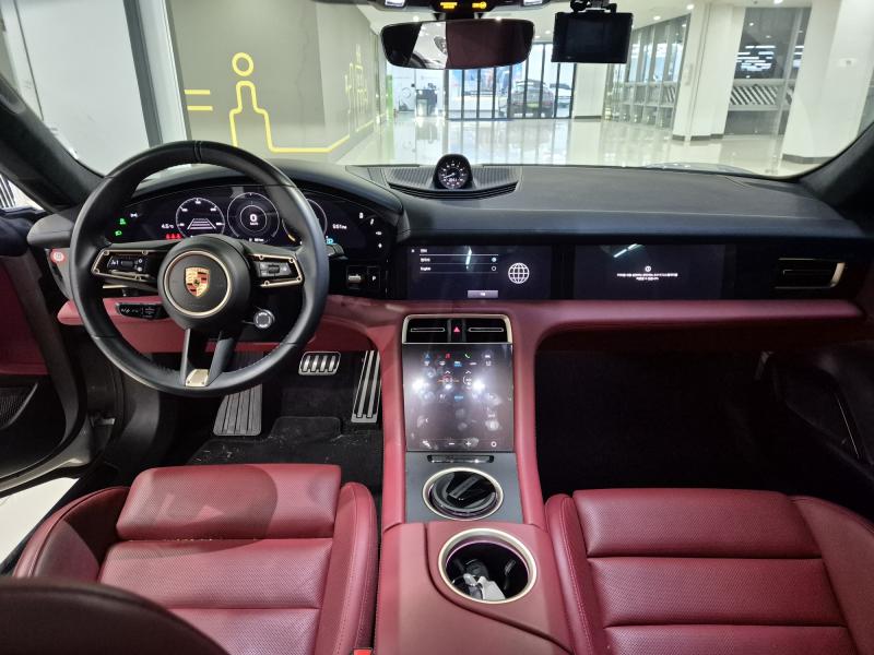 포르쉐 타이칸 EV GTS - 이미지 10