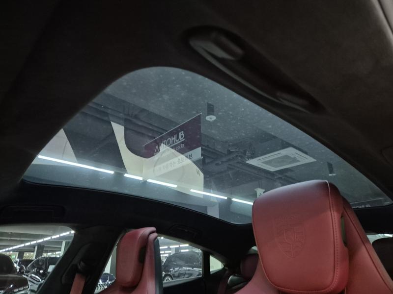 포르쉐 타이칸 EV GTS - 이미지 11