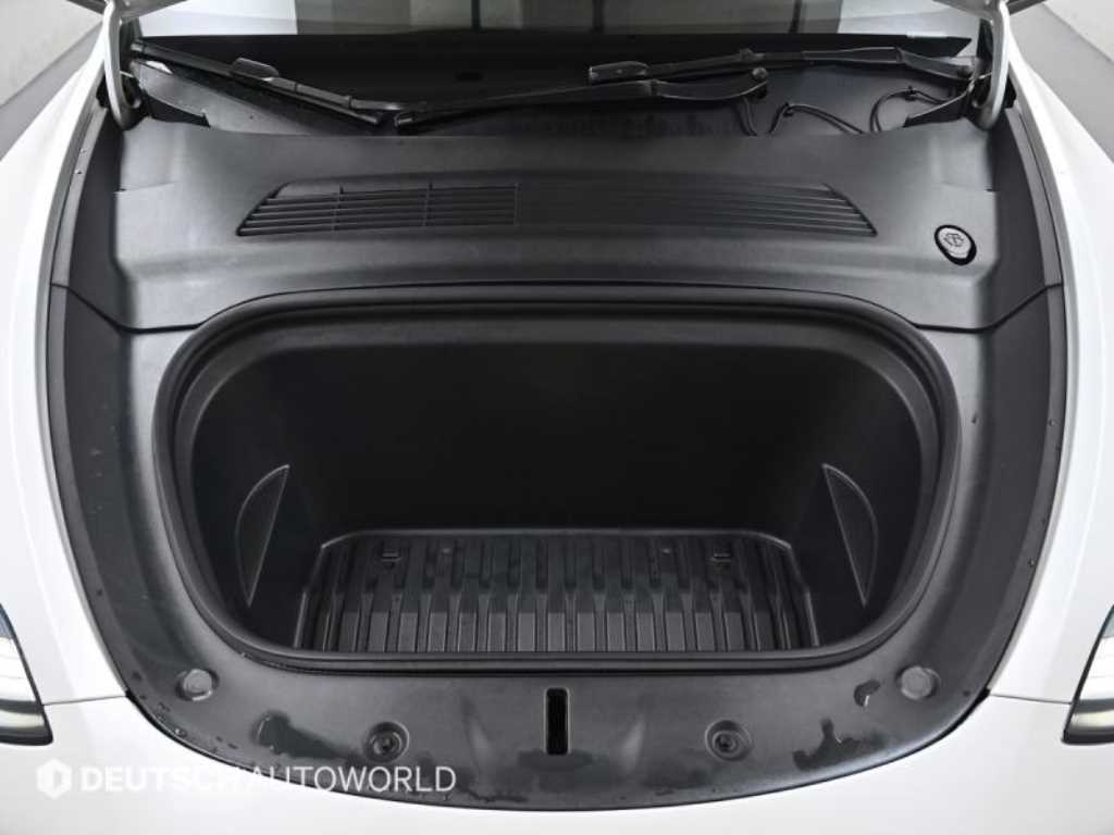 테슬라 모델 Y AWD 롱 레인지 - 이미지 4